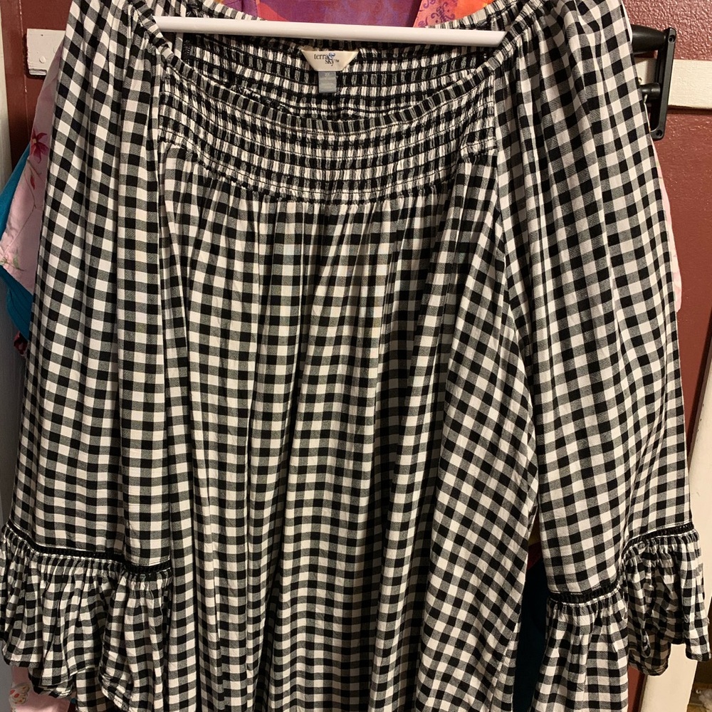 Terra & Sky sexy Plus-size off-shoulder tunic!